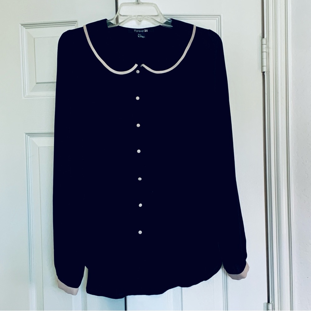 Forever 21 Black Dress Blouse with Contrast Buttons/Collar size Large - Picture 5 of 7